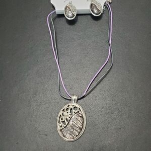 Signature NYC silver tone matching earring and necklace set